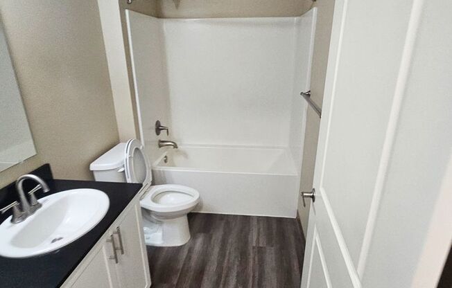 1 bed, 1 bath, 707 sqft, $1,595, Unit 303