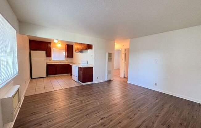 2 beds, 1 bath, $1,650, Unit 704