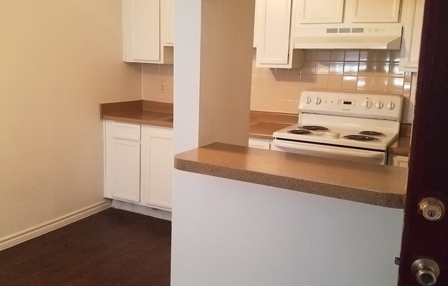 Studio, 1 bath, 415 sqft, $695, Unit *724