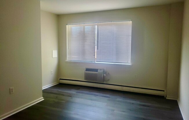 2318 GLENDALE TERRACE