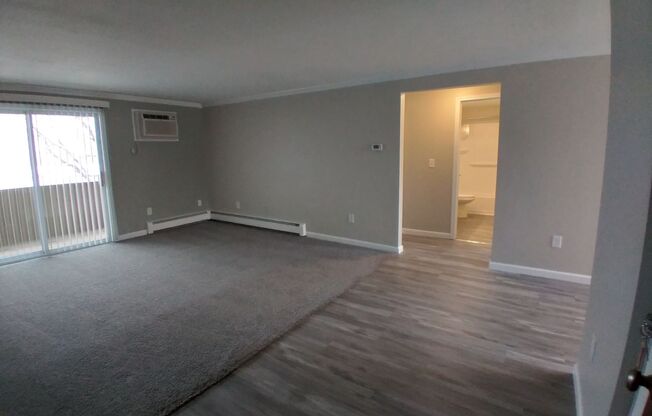 2 beds, 1 bath, 900 sqft, $1,561, Unit E04