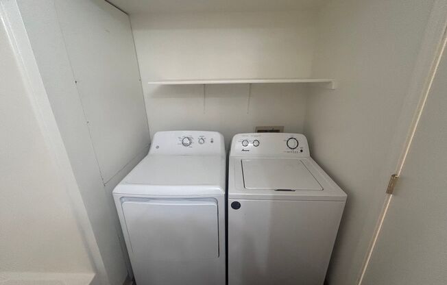 2 beds, 1 bath, 794 sqft, $1,305, Unit 887 - 203