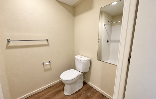 Studio, 1 bath, 180 sqft, $1,295, Unit 413