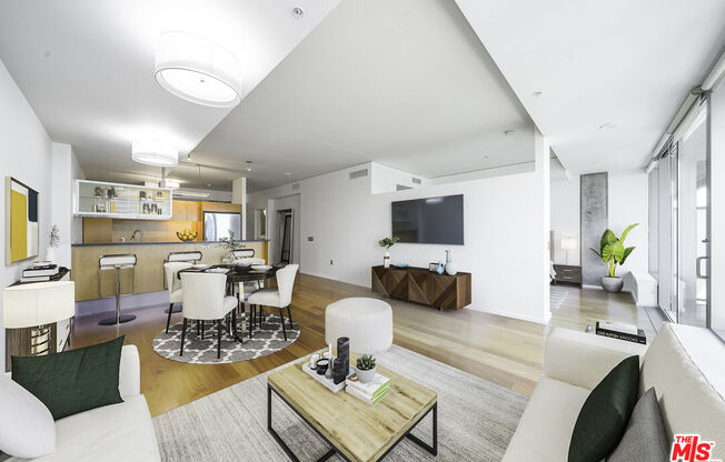 2 beds, 2 baths, 1,170 sqft, $4,000, Unit 1810