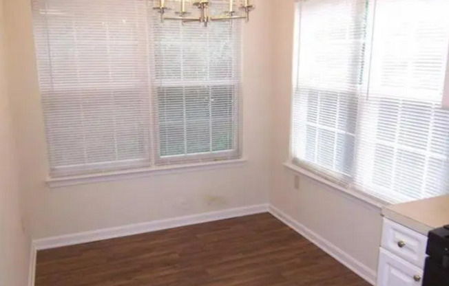 CONDO with 2 FULL Baths in Abingdon!