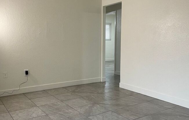 2 beds, 1 bath, $1,260, Unit A