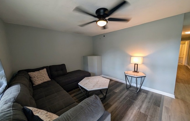 2304 S CALHOUN ST