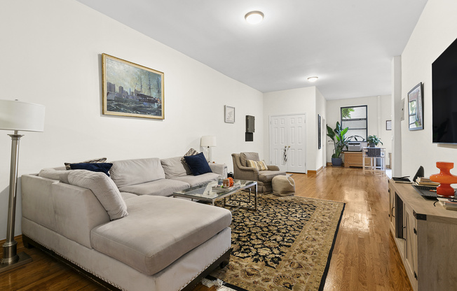 548 1/2 HUDSON ST