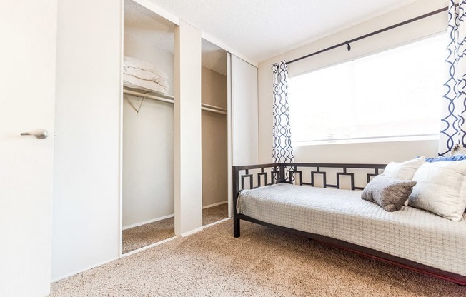 Everett Apartments - Tessera Apartments - Second Bedroom
