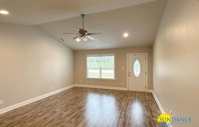Beautiful like new Navarre home, call today!