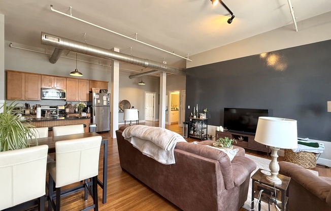 6 SPICE ST