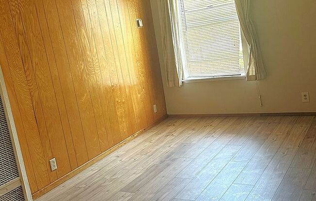 Cozy 1 Bedroom 1 bath, next to the police station and the fire department,