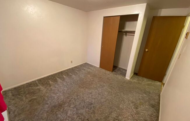 2 beds, 1 bath, 750 sqft, $725