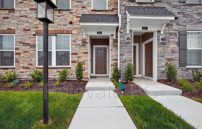 636 BROOKWOOD GLN TER
