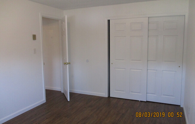 2 beds, 1 bath, $1,045, Unit # 28