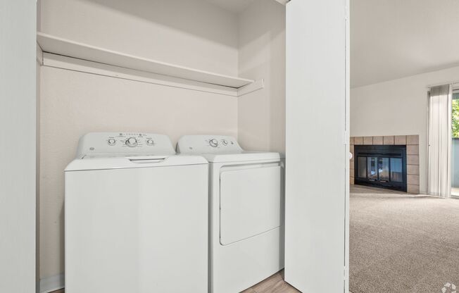 2 beds, 2 baths, 950 sqft, $1,725, Unit CG407