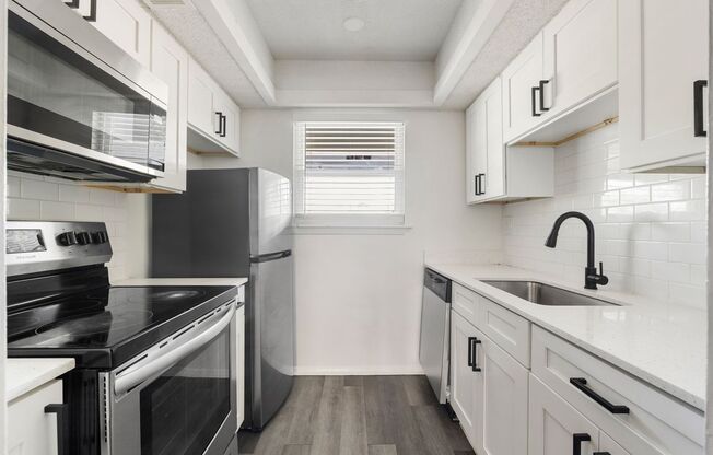 2 beds, 1.5 baths, 875 sqft, $1,495