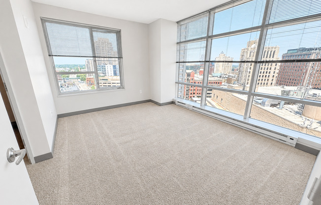 3 beds, 2 baths, 1,292 sqft, $2,795, Unit 802