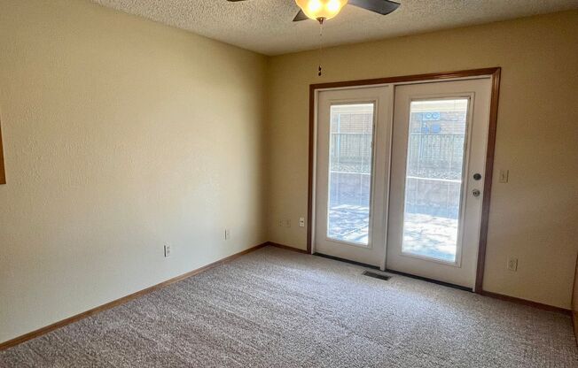 2 beds, 1 bath, $1,395