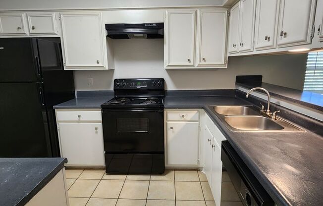 2 beds, 2 baths, 931 sqft, $1,350, Unit 13-1303