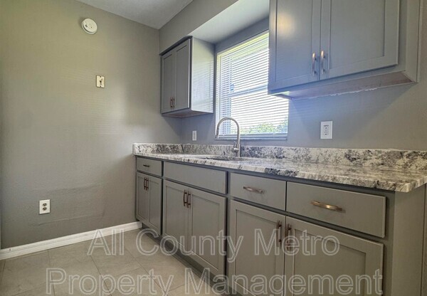 415 APOPKA HL CIR