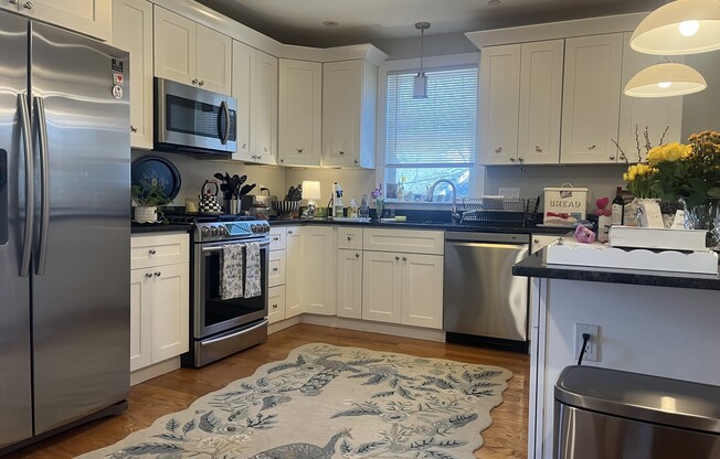 3 beds, 2 baths, 1,490 sqft, $4,000, Unit 11