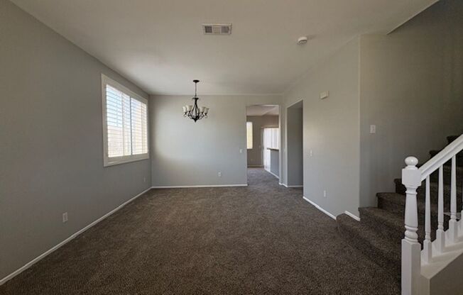 4 Bedroom with NEW Carpet & Paint
