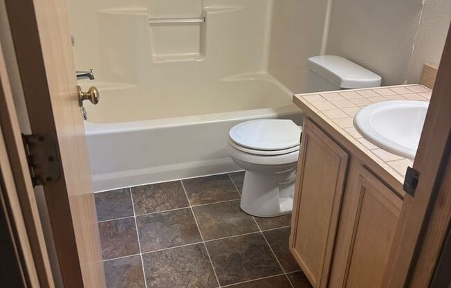 10915 PK Juanita Ridge Apartments