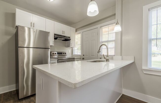 2 beds, 1 bath, 850 sqft, $1,455, Unit 1058B