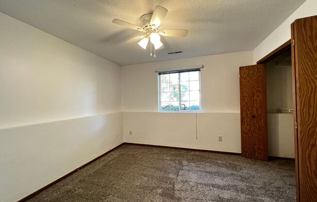 2 beds, 1 bath, 853 sqft, $1,175, Unit 32 Westside Drive