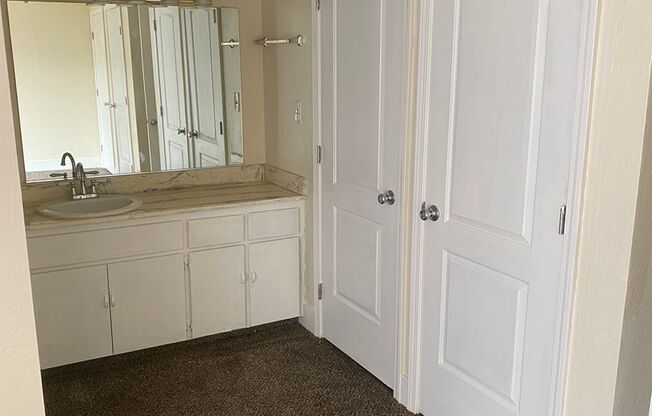 1 bed, 1 bath, $1,050, Unit APARTMENT C