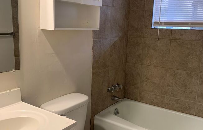 2 beds, 1 bath, 700 sqft, $865, Unit 9022