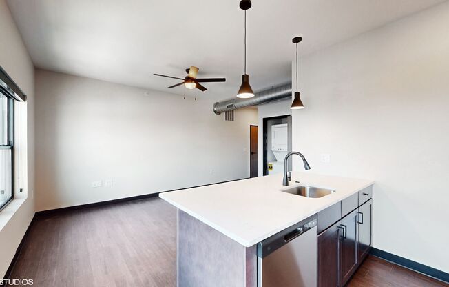 1 bed, 1 bath, 690 sqft, $1,174, Unit #410