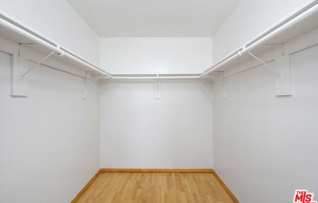 2 beds, 2 baths, 1,099 sqft, $4,500, Unit 1210