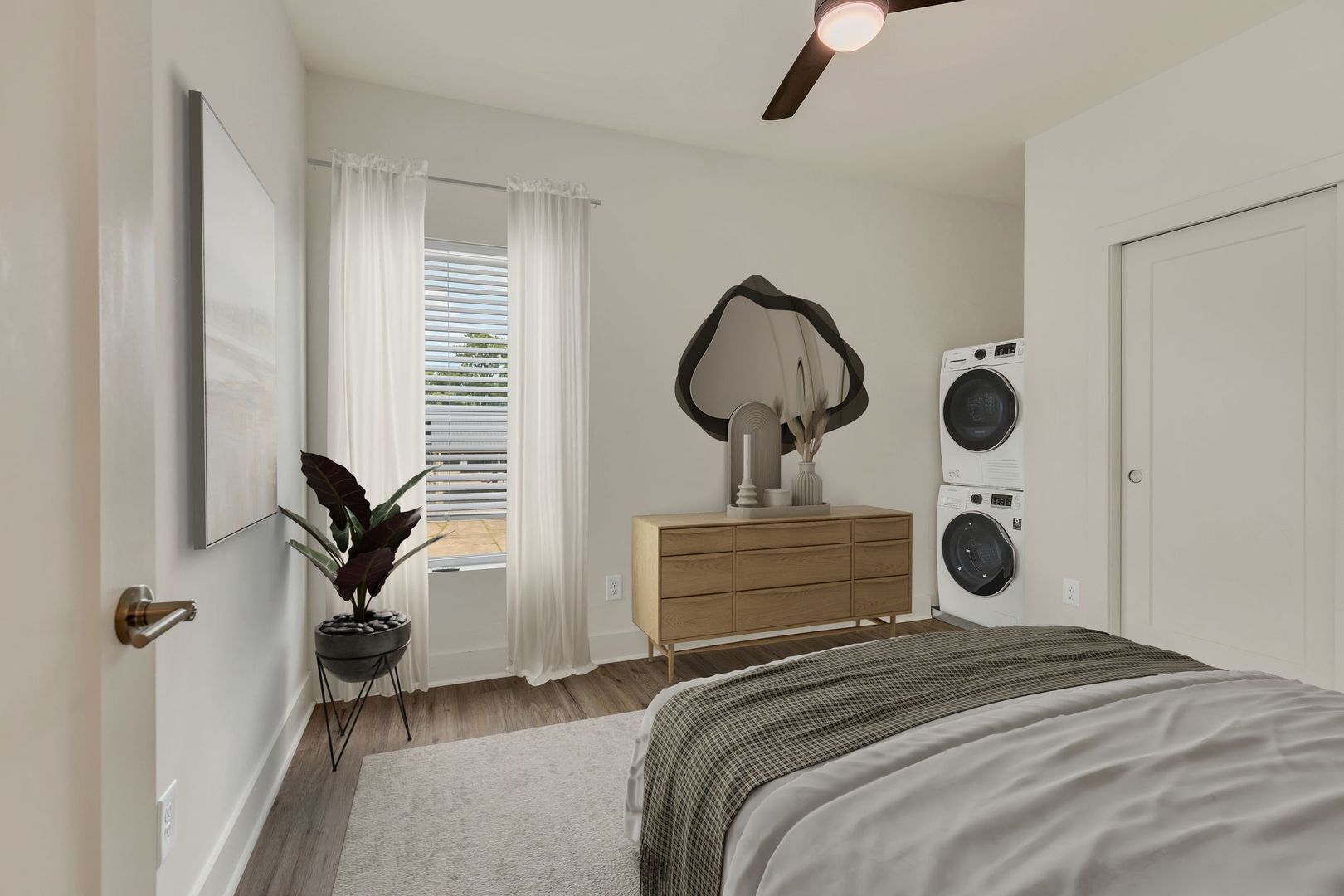 1 Bed 1 Bath Condo Minutes to Downtown w/ Water, W/D & Dedicated Parking $1150