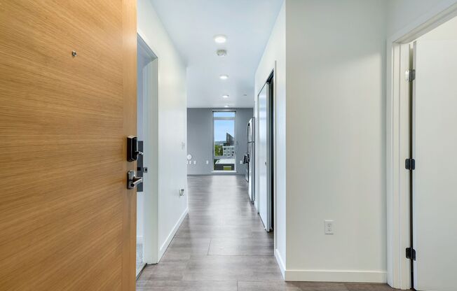 1 bed, 1 bath, 648 sqft, $1,995, Unit 604