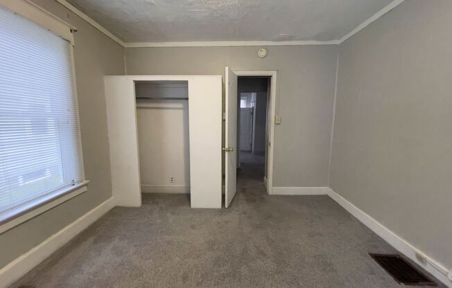 2 beds, 1 bath, 1,770 sqft, $900, Unit 328