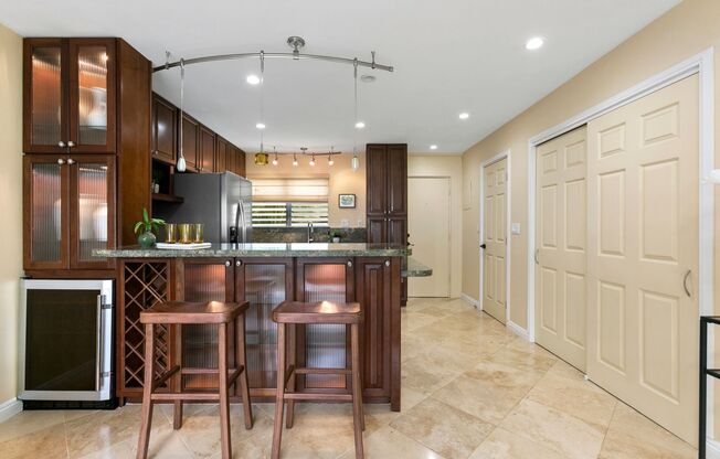 Kahala Tropic Gardens 2 bed 1.5 bath Fully Remodeled Garden Condo