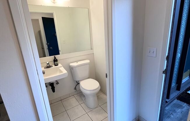 Newly Renovated 2x1 behind Bon Air!
