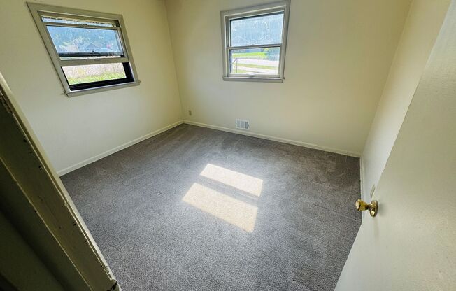 2 beds, 1 bath, $1,195, Unit 209 #3