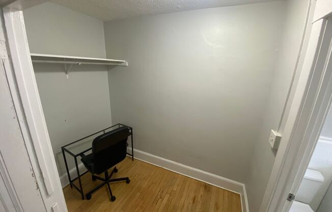 Studio, 1 bath, 325 sqft, $1,395, Unit Unit 307