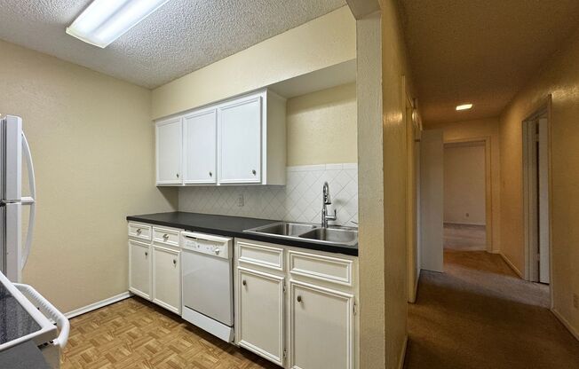 2 beds, 1.5 baths, 1,100 sqft, $1,395, Unit Unit 225