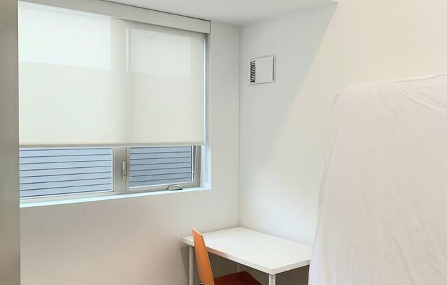 Studio, 1 bath, 167 sqft, $899, Unit B402