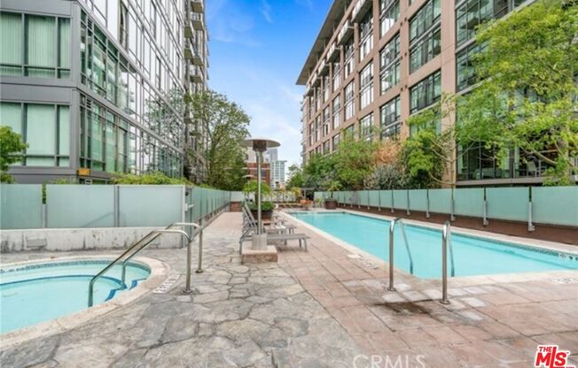 1 bed, 1 bath, 930 sqft, $3,000, Unit 813