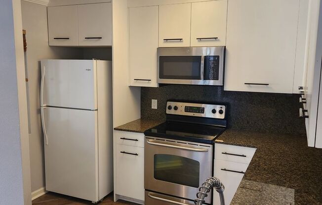 2 Bedroom Upper Unit in UTC