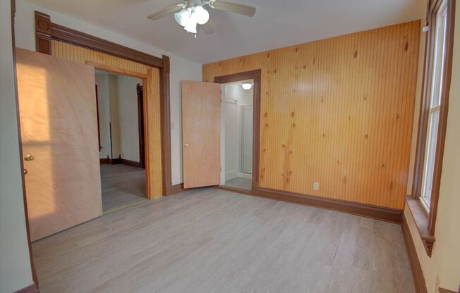 1 bed, 1 bath, 942 sqft, $695, Unit lower