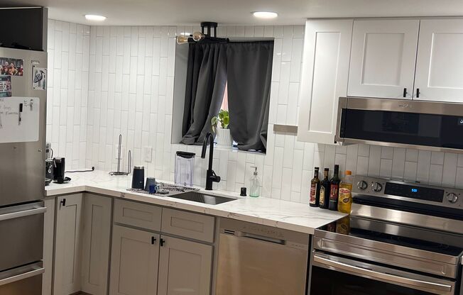 Mt Baker lower unit 2 bed and 1 bath next to it all!