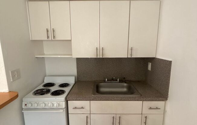 1 Bed/ 1 Bath in the Heart of Miami!