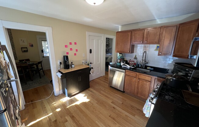 4 beds, 2 baths, $5,300, Unit 2