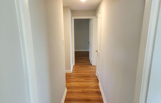 2 beds, 1 bath, 897 sqft, $2,225, Unit A-21